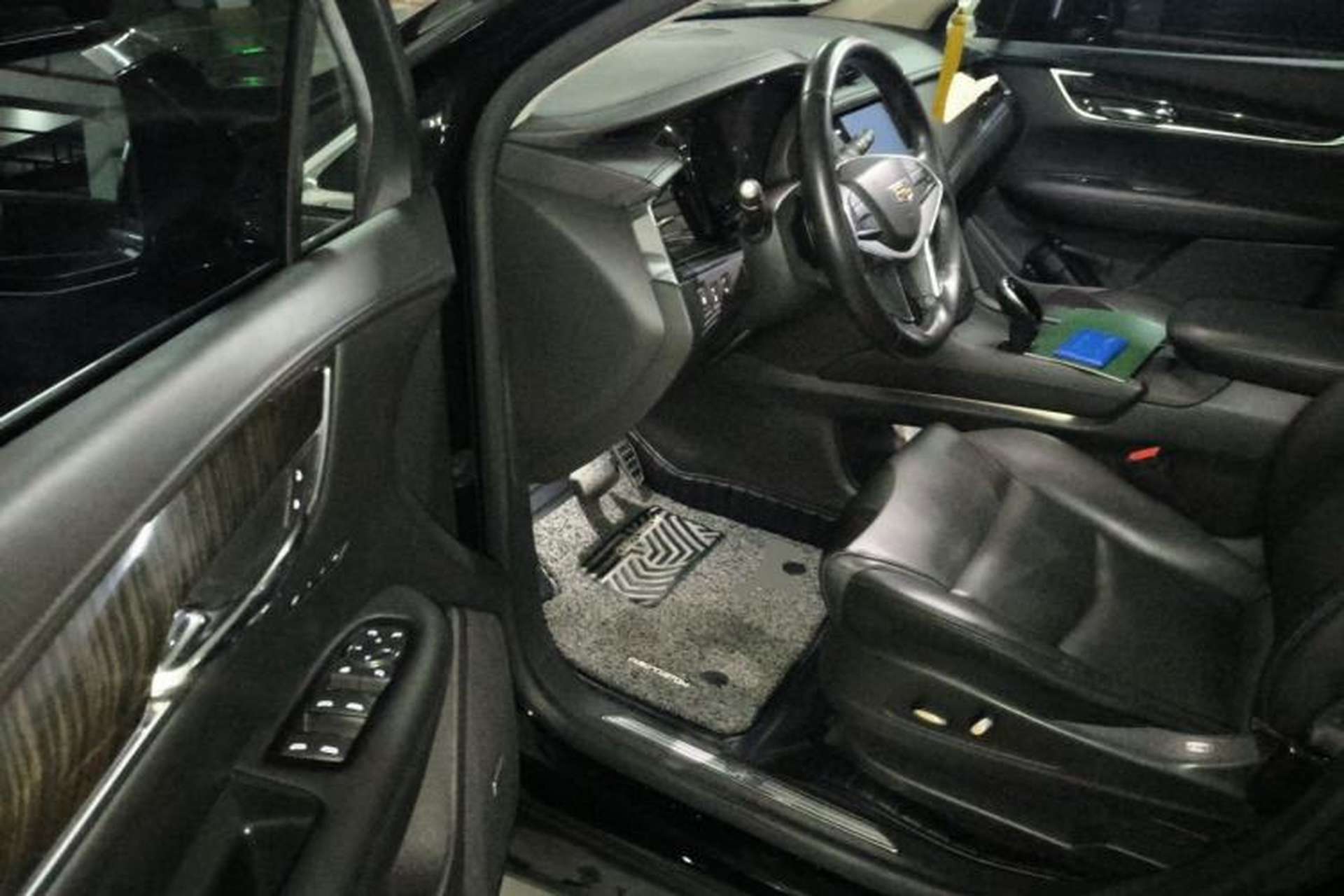 Used Cadillac XT5 2016 25T Luxury Model Driver Seat
