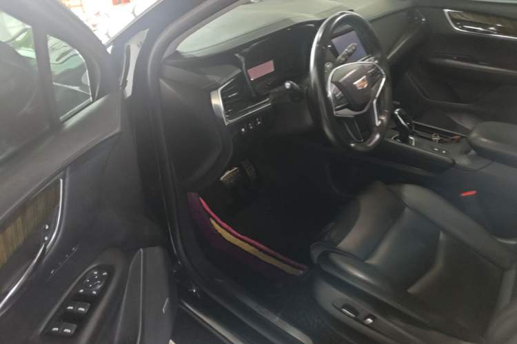 Used Cadillac XT5 2016 25T Luxury Model Driver Seat