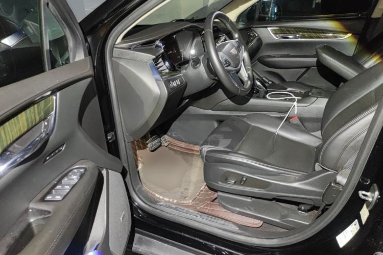 Used Cadillac XT5 2016 25T Luxury Model Driver Seat