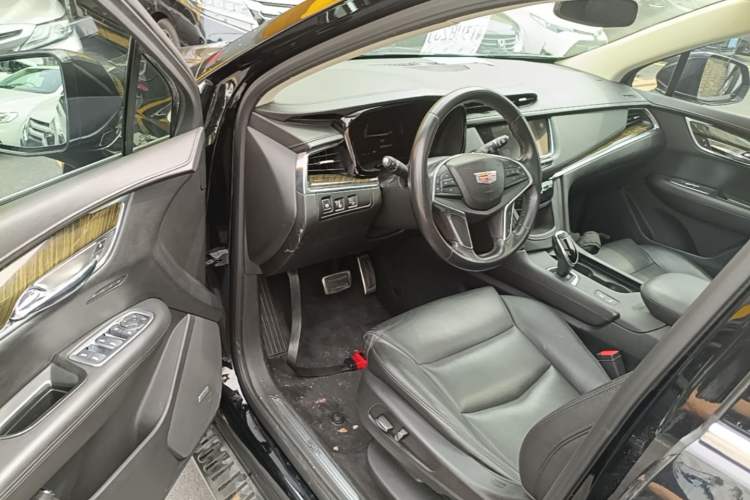 Used Cadillac XT5 2016 25T Luxury Model Driver Seat