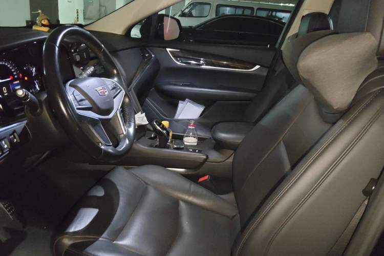 Used Cadillac XT5 2016 25T Luxury Model Driver Seat