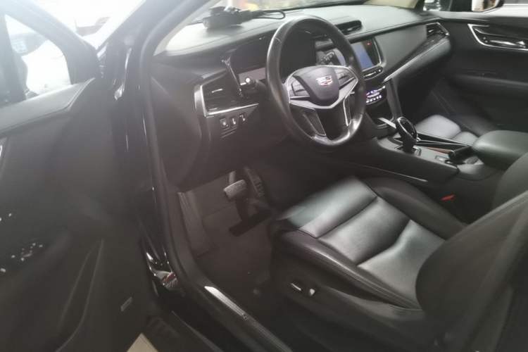 Used Cadillac XT5 2016 25T Luxury Model Driver Seat