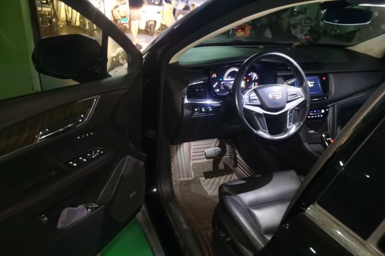 Used Cadillac XT5 2016 25T Luxury Model Driver Seat