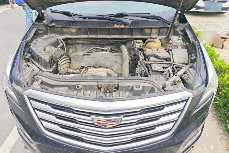 Used Cadillac XT5 2016 25T Tech Edition Engine Bay