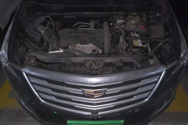 Used Cadillac XT5 2016 25T Tech Edition Engine Bay