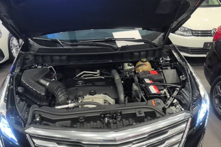 Used Cadillac XT5 2016 25T Luxury Model Engine Bay