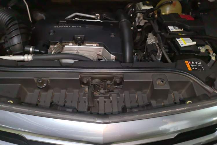 Used Cadillac XT5 2016 28T Four-Wheel Drive Luxury Model Engine Bay