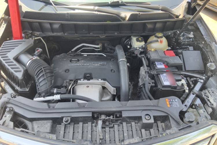 Used Cadillac XT5 2016 28T Four-Wheel Drive Luxury Model Engine Bay