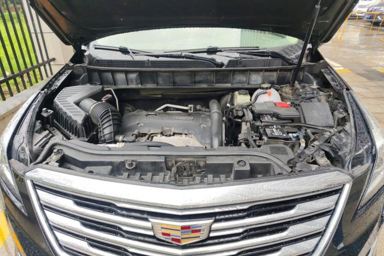 Used Cadillac XT5 2016 25T Luxury Model Engine Bay