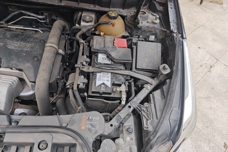Used Cadillac XT5 2016 25T Luxury Model Engine Bay Left