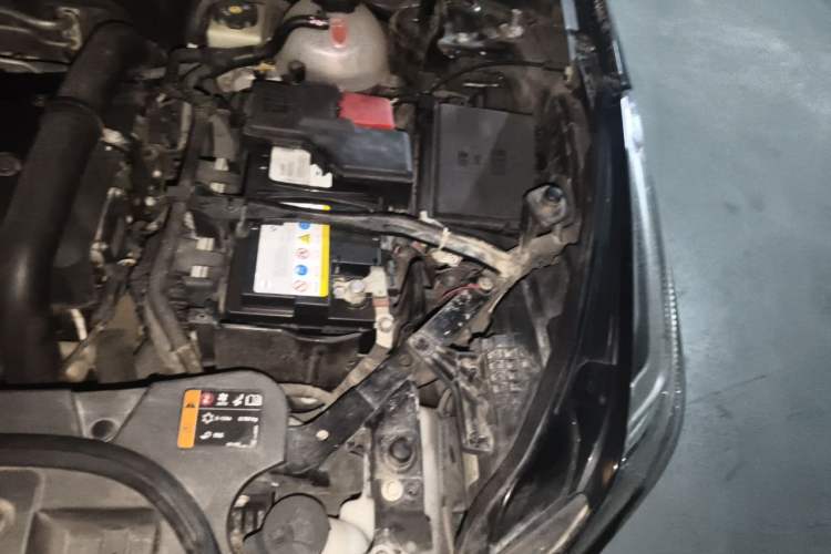 Used Cadillac XT5 2016 28T Four-Wheel Drive Luxury Model Engine Bay Left