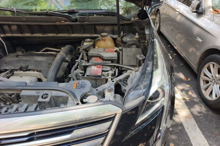Used Cadillac XT5 2016 25T Luxury Model Engine Bay Left