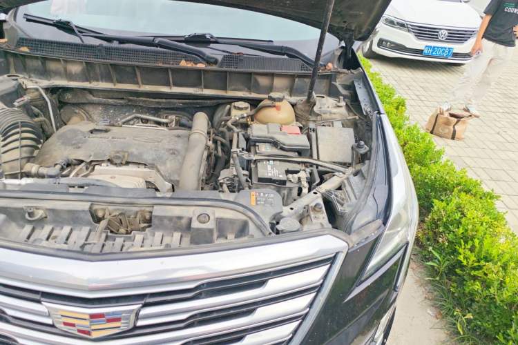 Used Cadillac XT5 2016 25T Tech Edition Engine Bay Left