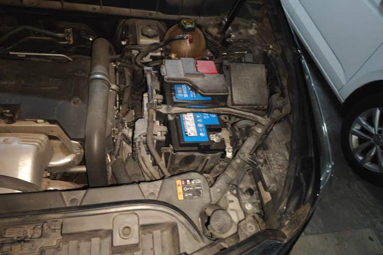 Used Cadillac XT5 2016 28T Four-Wheel Drive Luxury Model Engine Bay Left