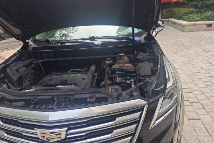 Used Cadillac XT5 2016 25T Luxury Model Engine Bay Left
