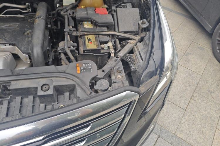 Used Cadillac XT5 2016 25T Luxury Model Engine Bay Left