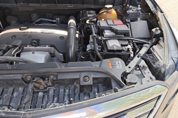 Used Cadillac XT5 2016 25T Tech Edition Engine Bay Left