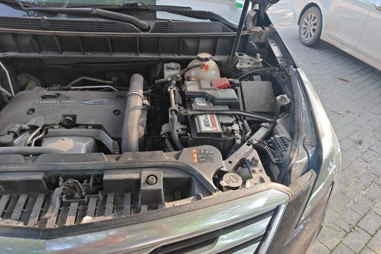 Used Cadillac XT5 2016 28T Four-Wheel Drive Luxury Model Engine Bay Left