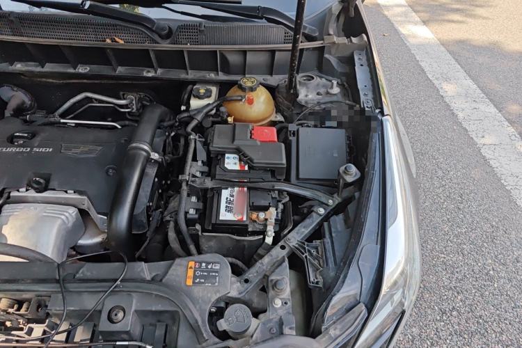 Used Cadillac XT5 2016 28T Four-Wheel Drive Tech Version Engine Bay Left