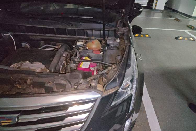 Used Cadillac XT5 2016 28T Four-Wheel Drive Tech Version Engine Bay Left