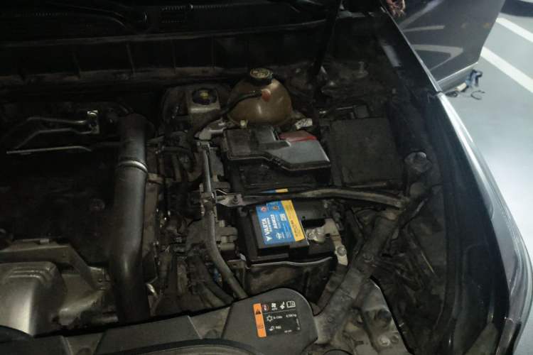 Used Cadillac XT5 2016 25T Luxury Model Engine Bay Left