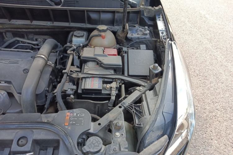 Used Cadillac XT5 2016 25T Luxury Model Engine Bay Left