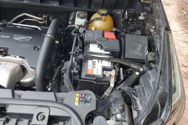 Used Cadillac XT5 2016 28T Four-Wheel Drive Luxury Model Engine Bay Left