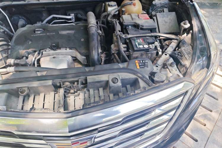 Used Cadillac XT5 2016 28T Four-Wheel Drive Luxury Model Engine Bay Left