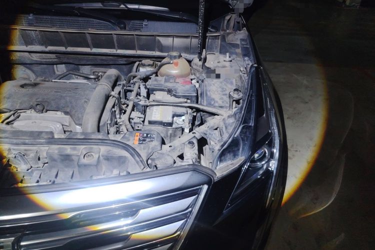 Used Cadillac XT5 2016 25T Luxury Model Engine Bay Left