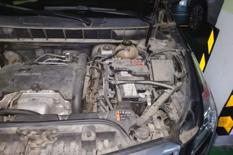 Used Cadillac XT5 2016 25T Luxury Model Engine Bay Left