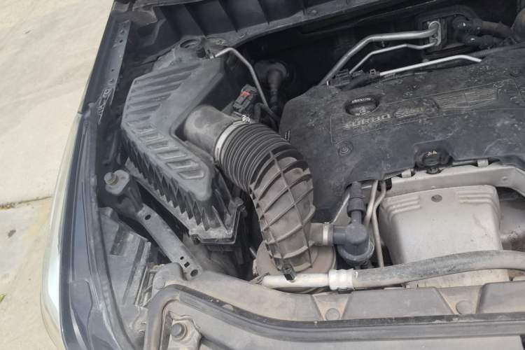 Used Cadillac XT5 2016 28T Four-Wheel Drive Tech Version Engine Bay Right