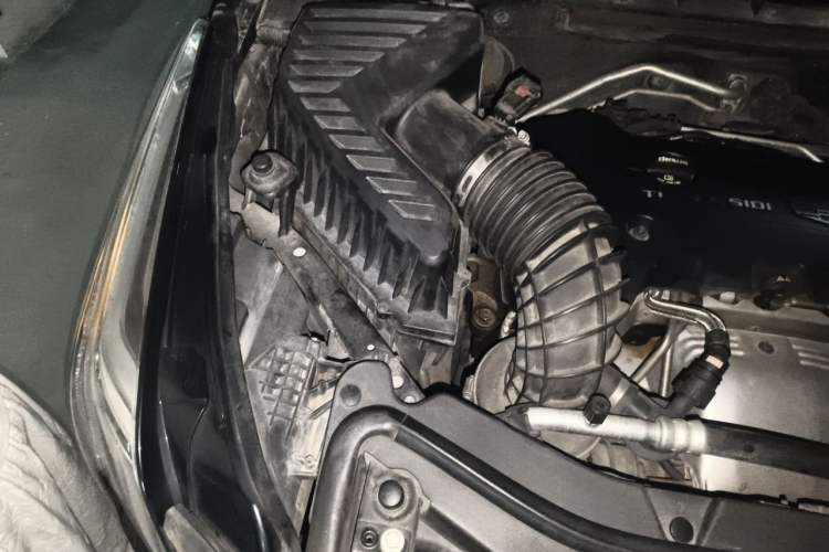 Used Cadillac XT5 2016 28T Four-Wheel Drive Luxury Model Engine Bay Right