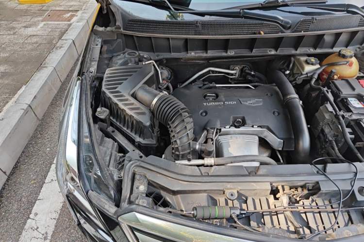 Used Cadillac XT5 2016 28T Four-Wheel Drive Tech Version Engine Bay Right