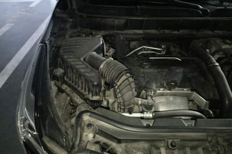 Used Cadillac XT5 2016 25T Luxury Model Engine Bay Right