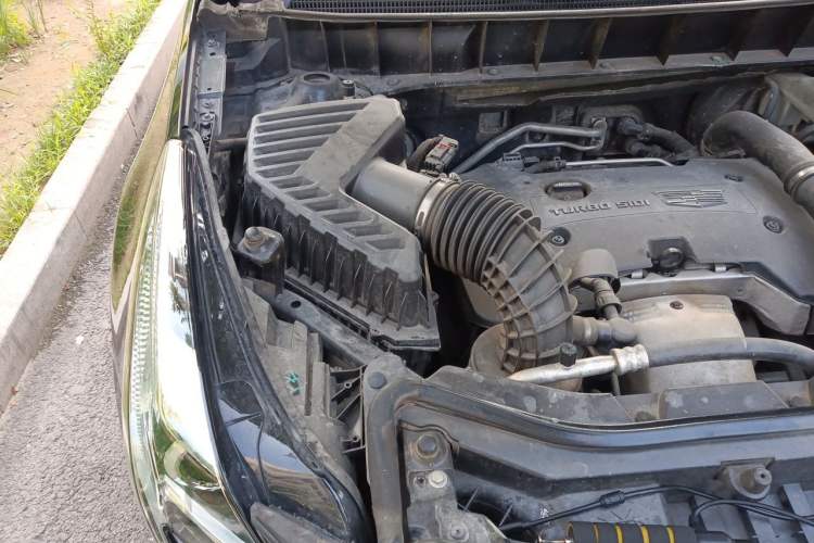 Used Cadillac XT5 2016 25T Luxury Model Engine Bay Right