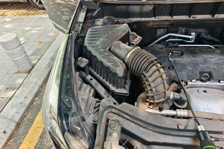 Used Cadillac XT5 2016 25T Luxury Model Engine Bay Right