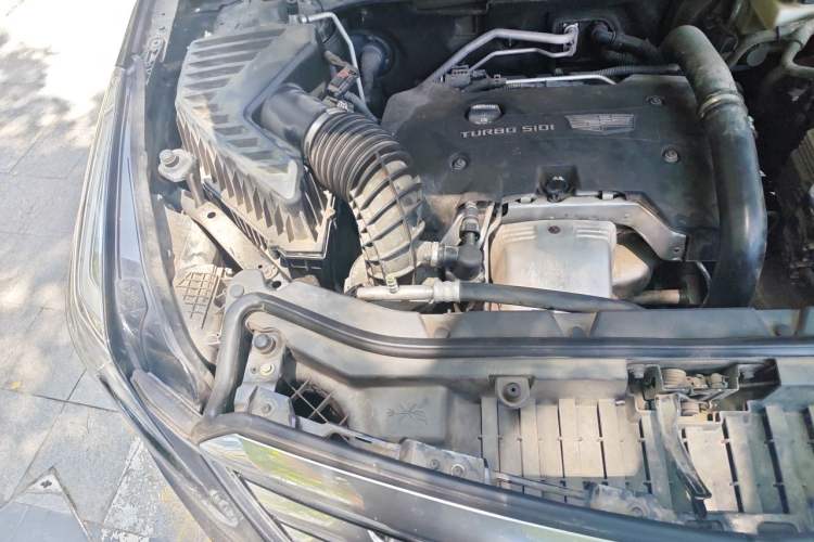 Used Cadillac XT5 2016 28T Four-Wheel Drive Luxury Model Engine Bay Right