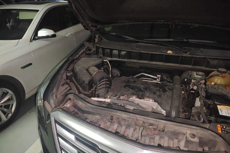Used Cadillac XT5 2016 25T Luxury Model Engine Bay Right