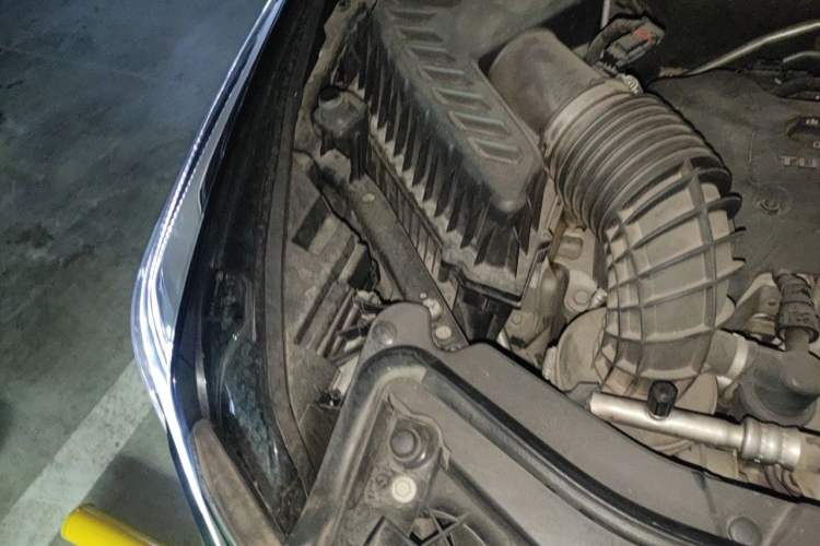 Used Cadillac XT5 2016 25T Luxury Model Engine Bay Right