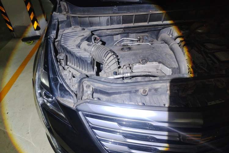 Used Cadillac XT5 2016 25T Luxury Model Engine Bay Right