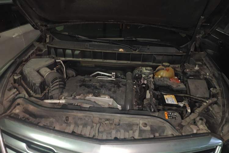 Used Cadillac XT5 2016 25T Luxury Model Engine Bay