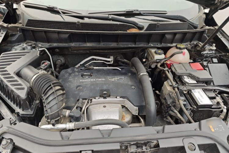 Used Cadillac XT5 2016 25T Tech Edition Engine Bay