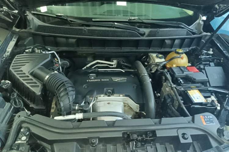 Used Cadillac XT5 2016 25T Luxury Model Engine Bay