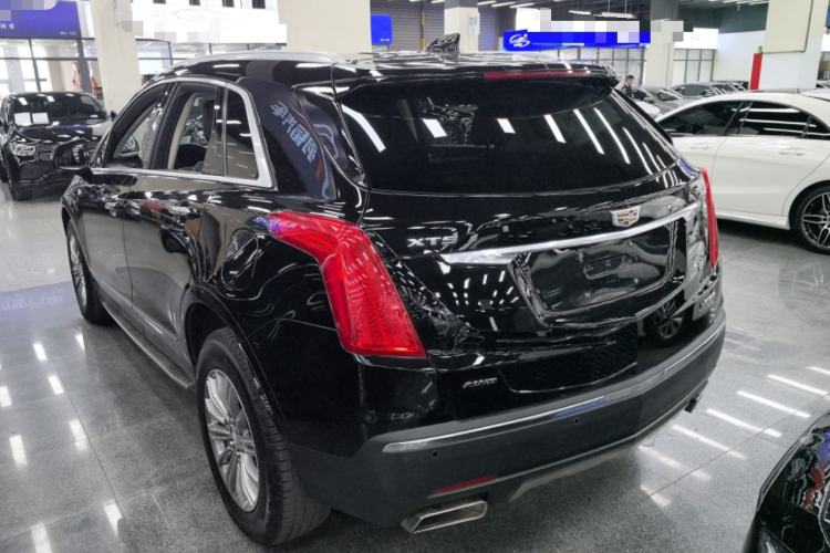 Used Cadillac XT5 2016 28T Four-Wheel Drive Luxury Model Exterior 2