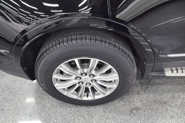 Used Cadillac XT5 2016 28T Four-Wheel Drive Luxury Model Exterior 5