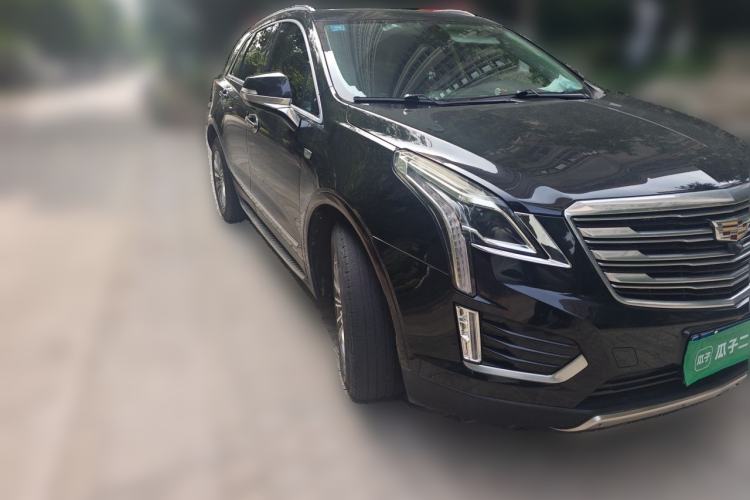 Used Cadillac XT5 2016 25T Luxury Model Front Right 45 Deg
