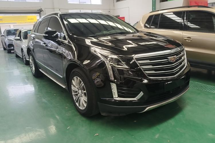Used Cadillac XT5 2016 28T Four-Wheel Drive Luxury Model Front Right 45 Deg