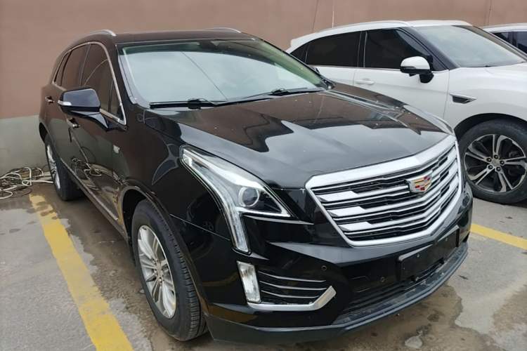 Used Cadillac XT5 2016 25T Luxury Model Front Right 45 Deg