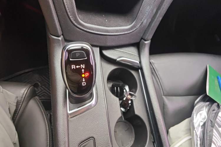 Used Cadillac XT5 2016 25T Luxury Model Gear Lever