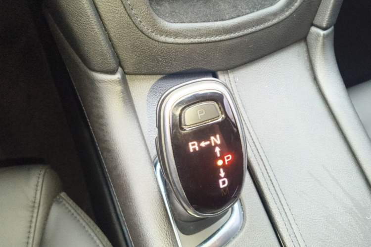Used Cadillac XT5 2016 25T Luxury Model Gear Lever